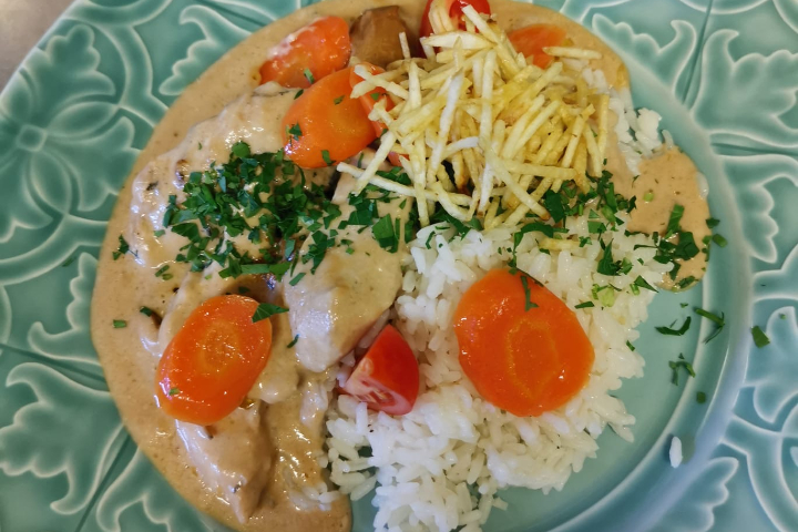 Puten Streifen mit Thymian-Zitrone Sauce - Spark Tapas