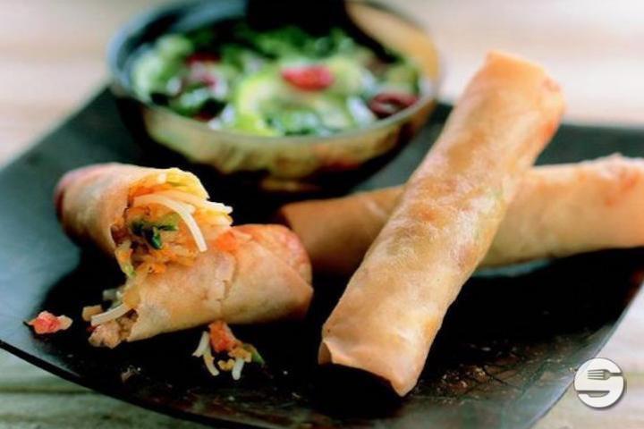 Rouleaux de Printemps 春卷 2p - Mala's Kitchen
