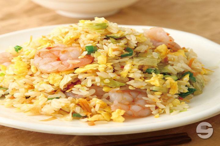 Riz Sauté Au Crevettes - Mala's Kitchen
