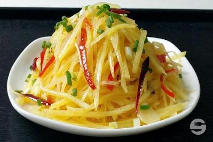 Pommes de Terre à la Vinaigrette Épicée 酸辣土豆 - Mala's Kitchen