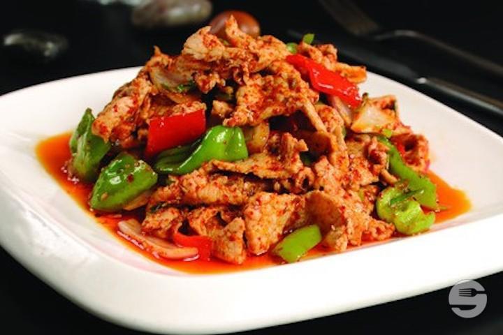 Porc Sauce Pimentée 辣酱炒五花肉 - Mala's Kitchen