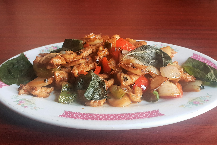 89. Poulet Basilic 罗勒炒鸡肉 - Mala's Kitchen