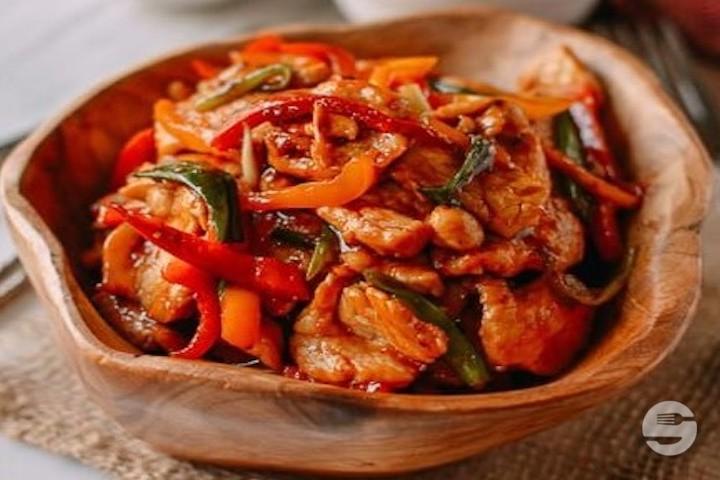 84. Poulet Sauce Pimentée 辣酱炒鸡肉 - Mala's Kitchen