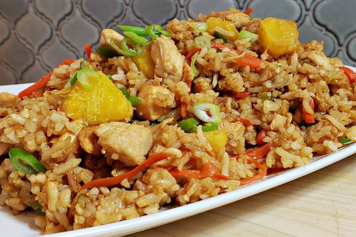 Riz Sauté Au Poulet - Mala's Kitchen