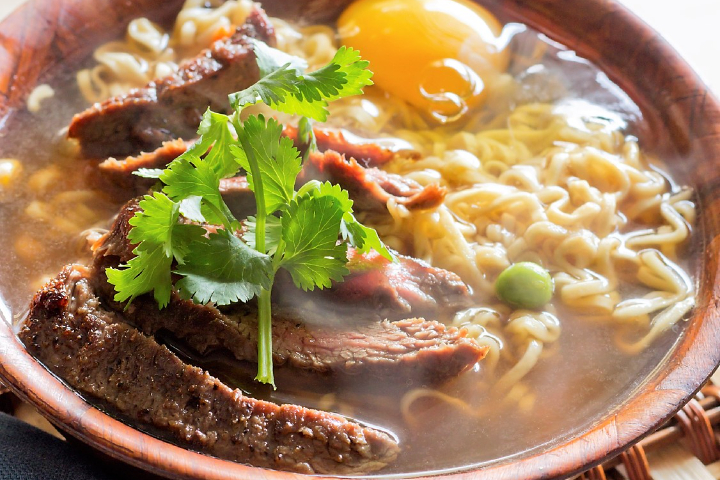 Soupe de Ramen au Boeuf - Mala's Kitchen