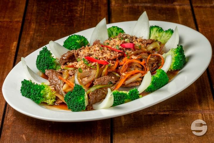 Beef with Onions - Le Printemps