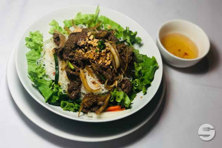 71. Vermicelli with Fried Beef - Sen