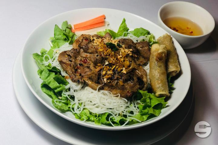 72. Vermicelli with Grilled Pork and Nems - Sen
