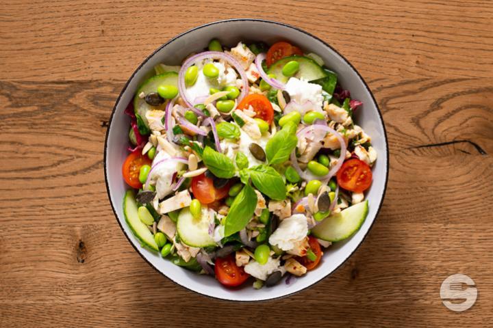 Salad Capri Chicken - Stripped Pizza