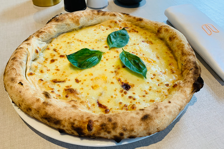 Pizza Quattro Fromaggi - Duchessa