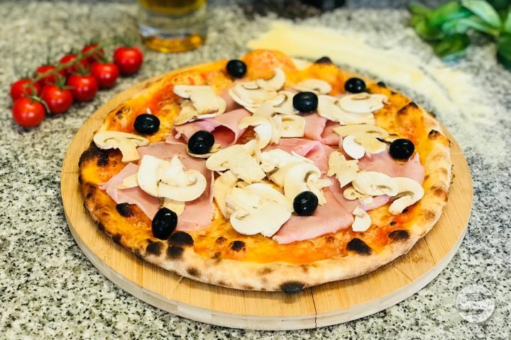 Regina - Pizzeria du Club Nautique de Versoix