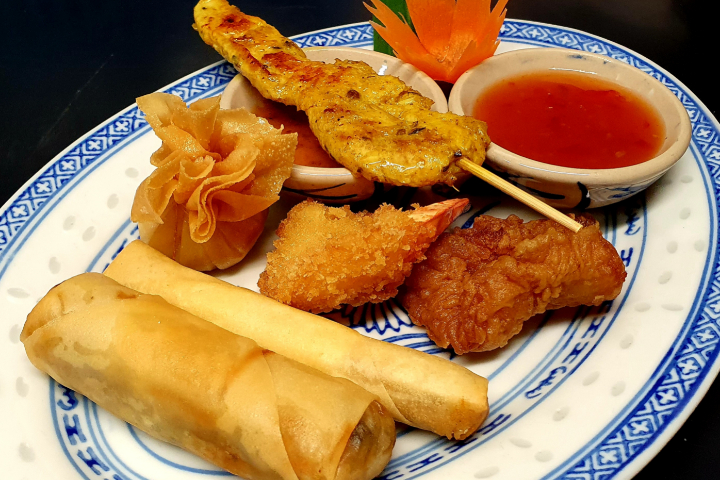 8. Entrées Mix 2 - Chez Méo Cuisine Thailandaise