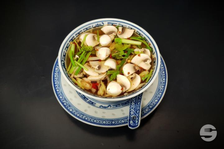 12. Tom Yam Hed Plik Dam - Chez Méo Cuisine Thailandaise