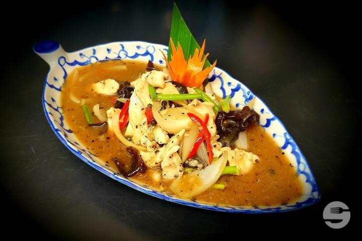 20. Kai Pad Pik Thai Dam - Chez Méo Cuisine Thailandaise