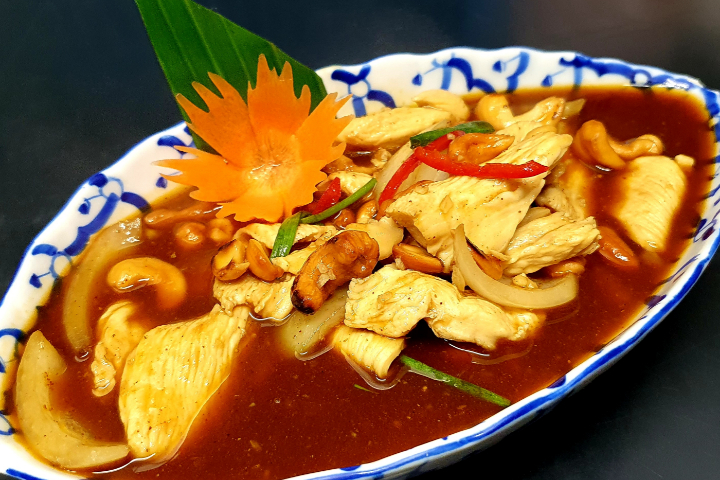 21. Kai Pad Med Mamuangt - Chez Méo Cuisine Thailandaise