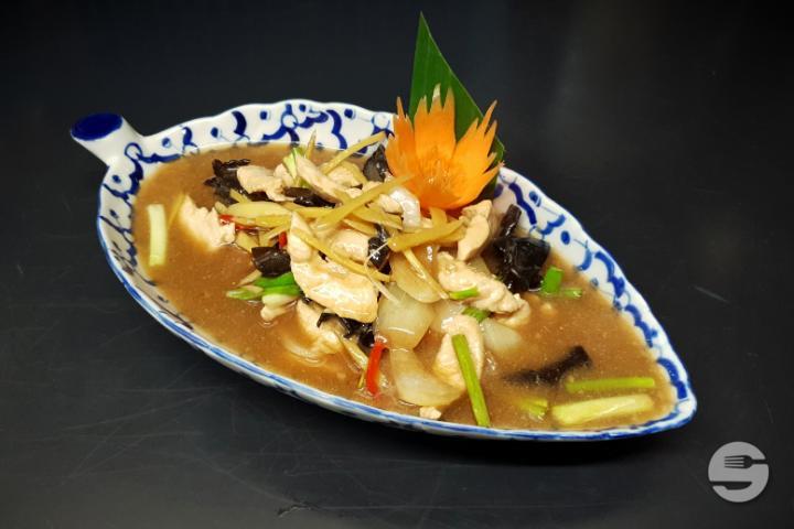 23. Kai Pad Khing - Chez Méo Cuisine Thailandaise