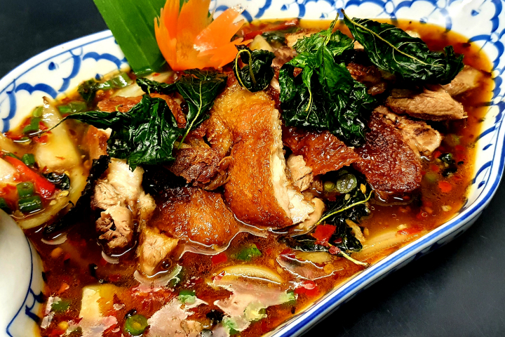 51. Pad Kra Praw Ped - Chez Méo Cuisine Thailandaise