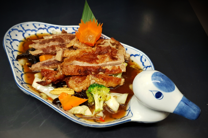 52. Pad Pak Roam Ped - Chez Méo Cuisine Thailandaise