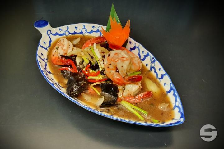 63. Kung Pad Pilk Thai Dam - Chez Méo Cuisine Thailandaise