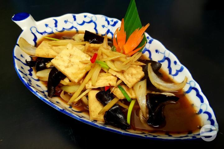 93. Tofu Pad Khing - Chez Méo Cuisine Thailandaise