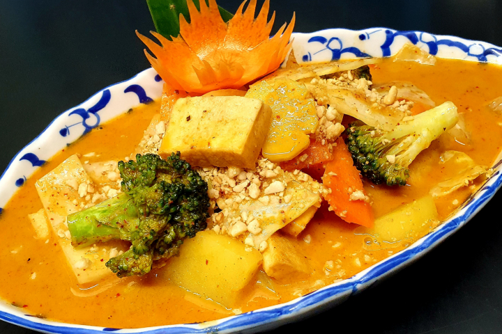 97. Keang Mussaman Tofu Pak - Chez Méo Cuisine Thailandaise