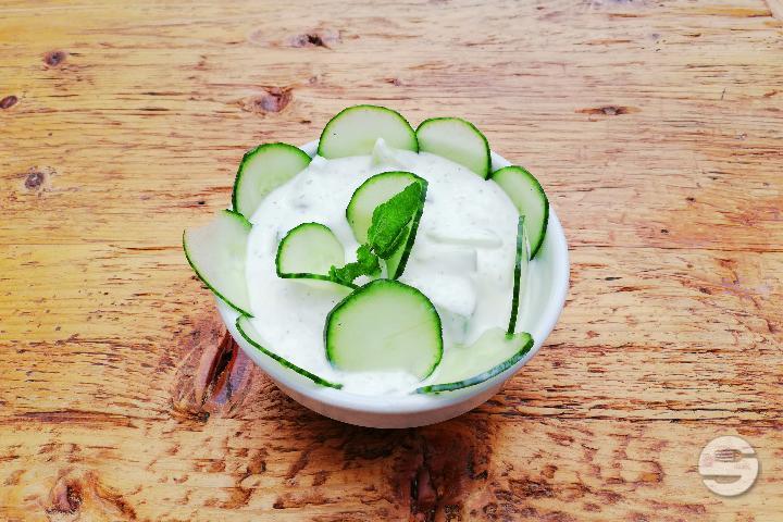 Yogurt and Cucumber salad - Cuisine Orientale