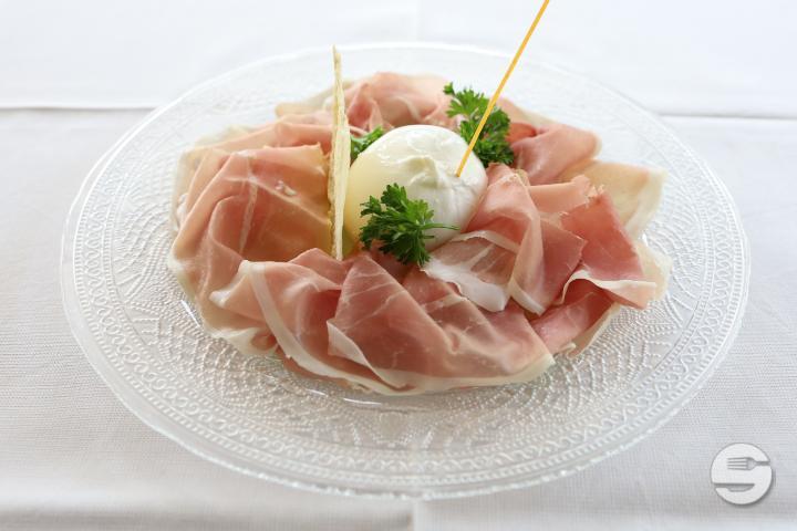Crudo di Parma e burrata pugliese - Digregorio