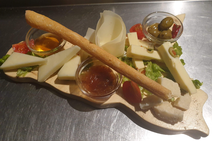 Cheese Plates - Spinella
