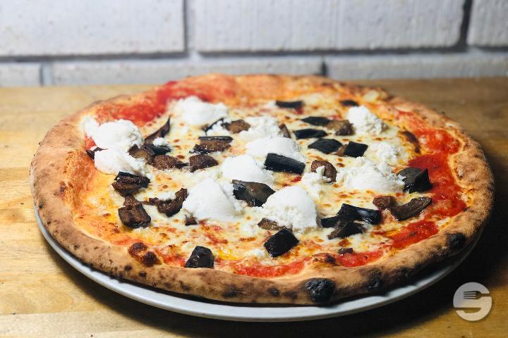 Pizza Salciccia - Piatto D'Oro