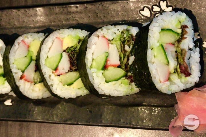 F44. California Roll - Yakito