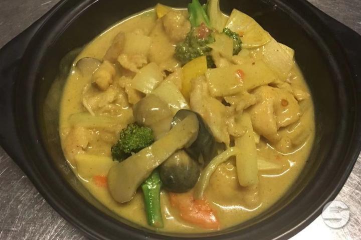 55. Poulet Sauce Curry - Yakito