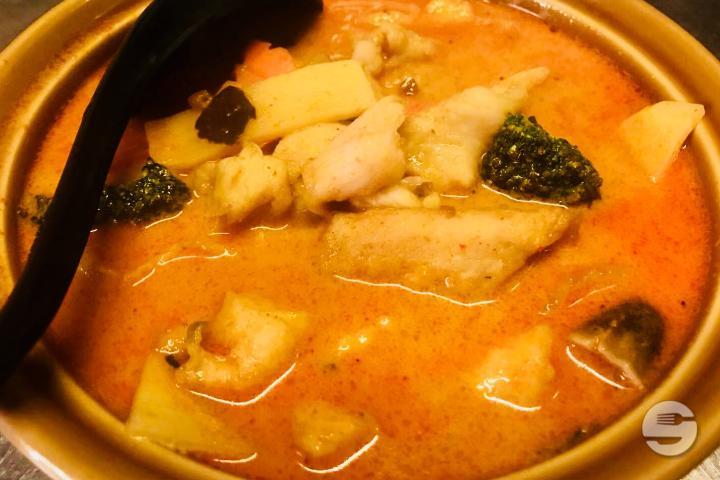 57. Red Curry Chicken - Yakito