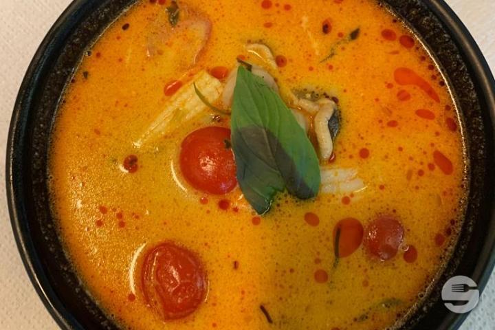 Tom Yam Gung hot soup with prawns (hot) - Echt KungFu