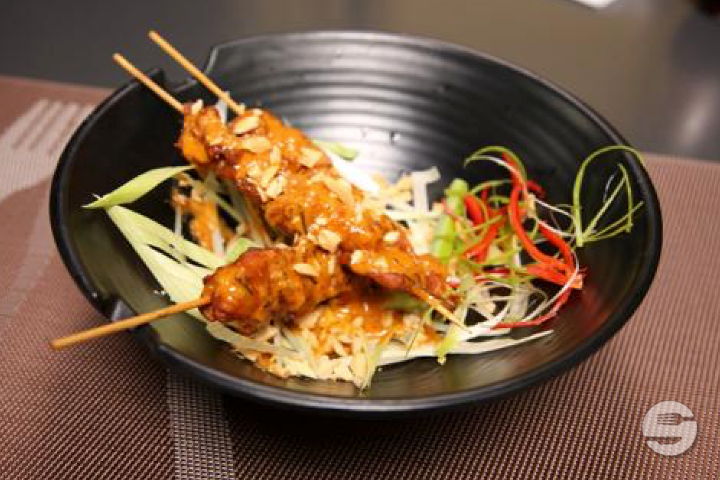 Pouletspiessli with a satay sauce (3 pcs.) - Echt KungFu