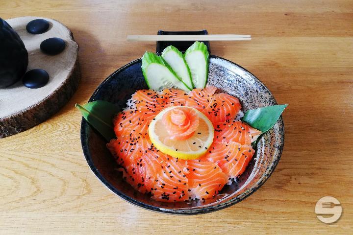 Chirashi Salmon - Sushi Place