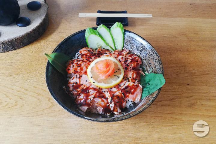 Chirashi Tuna - Sushi Place