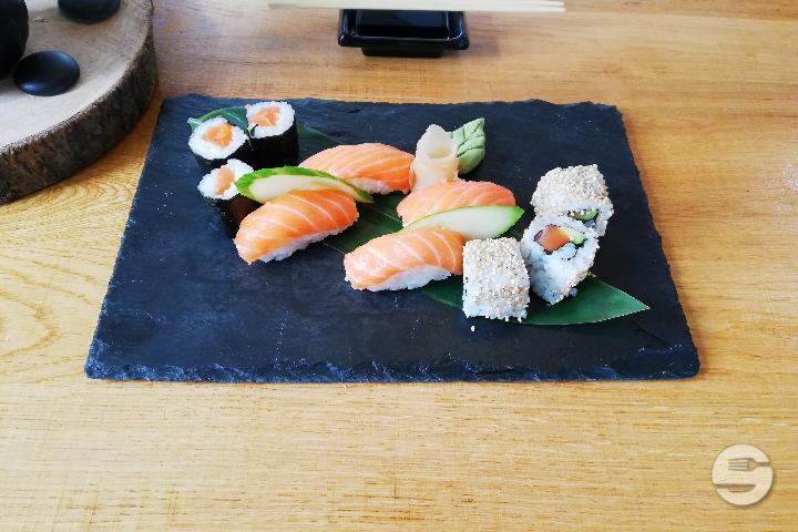 Salmon place 10 pieces - Sushi Place