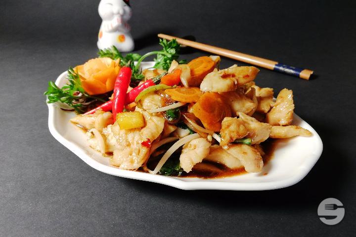 32 Poulet Piquant - UME