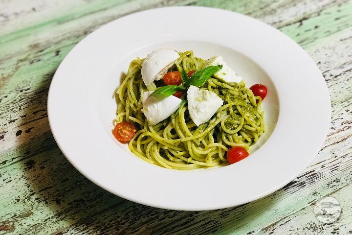Spaghetti al pesto e bufala - Boccalino