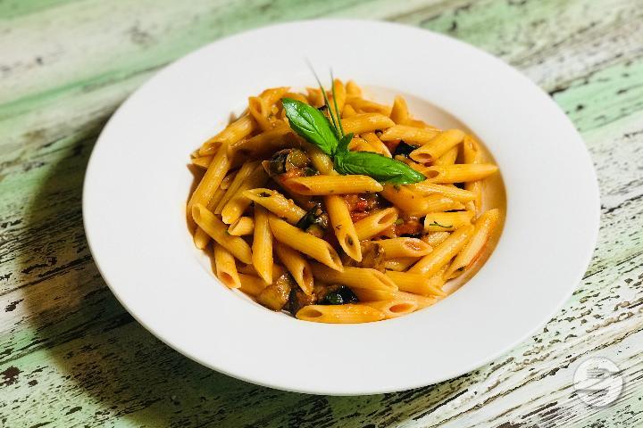 Penne con melanzane e Granna Padano - Boccalino