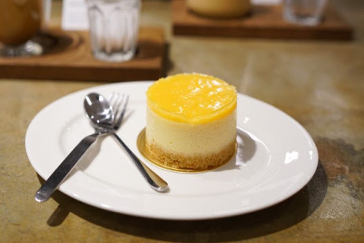 Cheesecake with Mango Coulis - Falaque