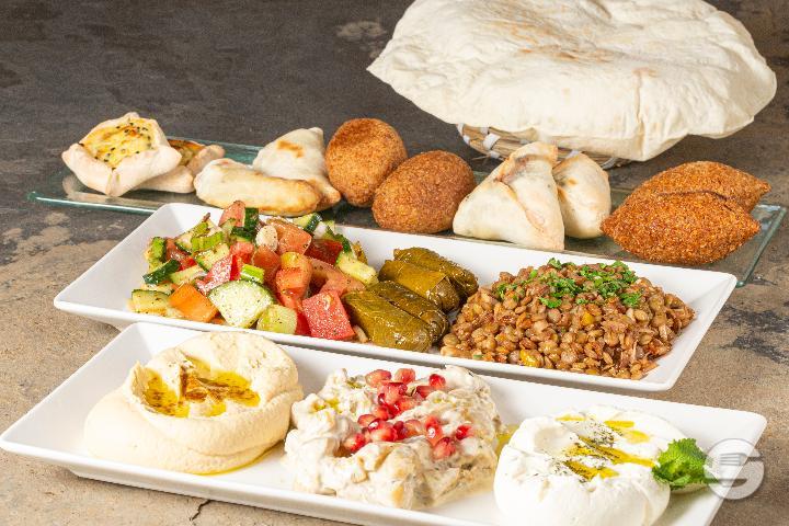 Selection of Mezzeh for 2 People - Le Figuier