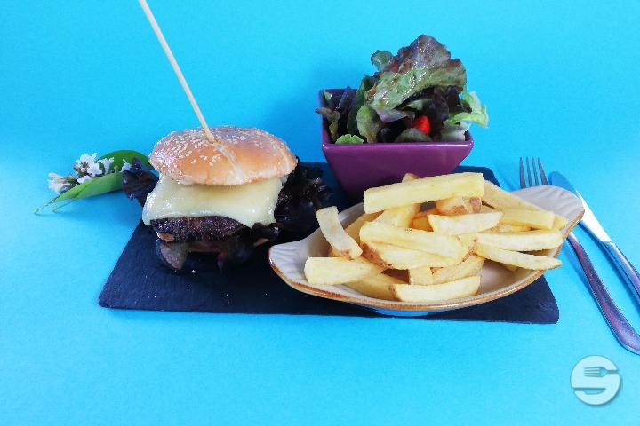 Cheese Burger - MGM Café