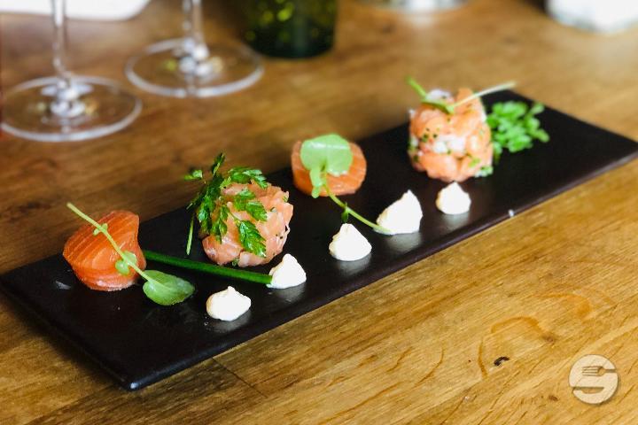 Declination around raw salmon - La Vache qui vole