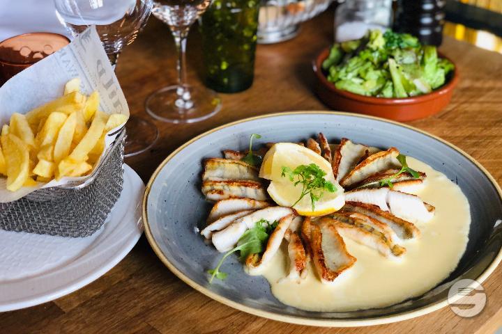Fillet of fresh wild perch milled with chardonnay butter - La Vache qui vole
