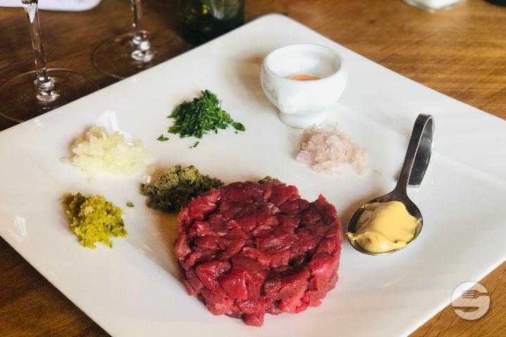 Beef tartar "knife cut" - La Vache qui vole