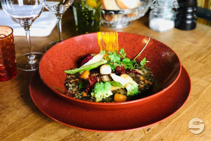 Casserole of green lentils from Le Puy and pan-fried duck foie gras - La Vache qui vole