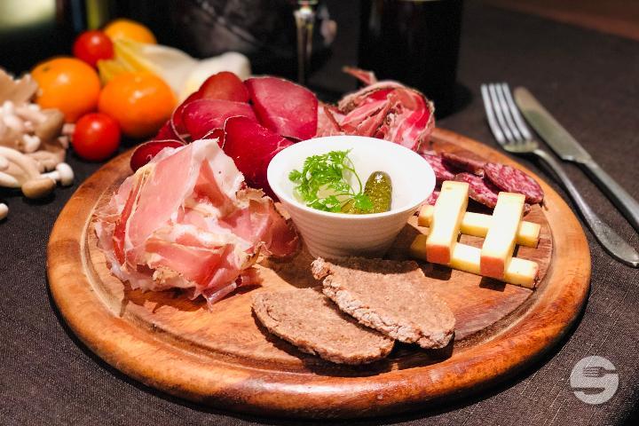 Assiette valaisanne - Le Loup Blanc