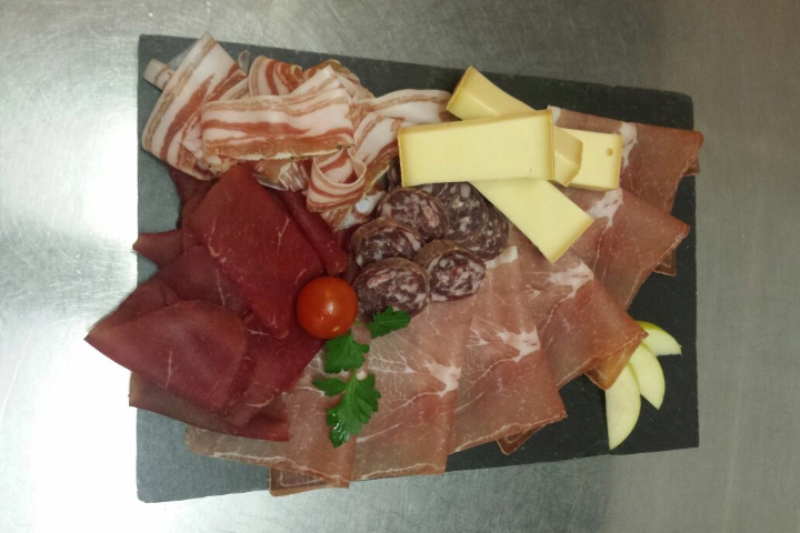 Assiette Valaisanne - Le Bourg-Ville