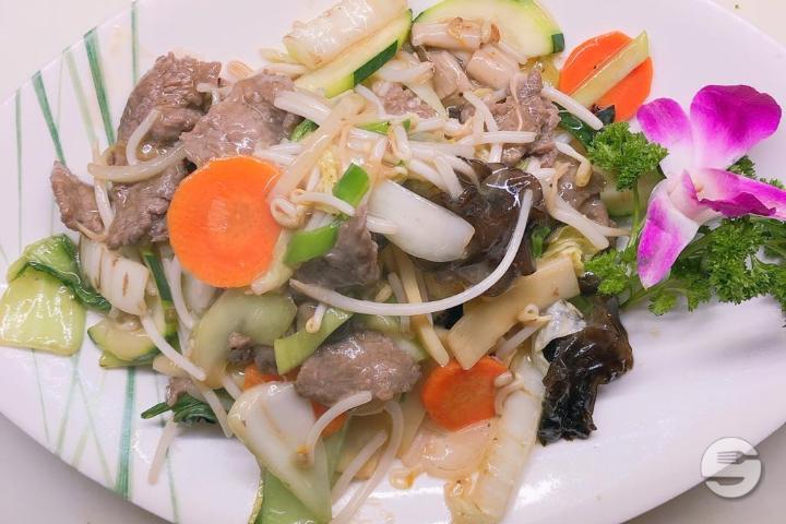 62. Beef Chop-Suey - China House